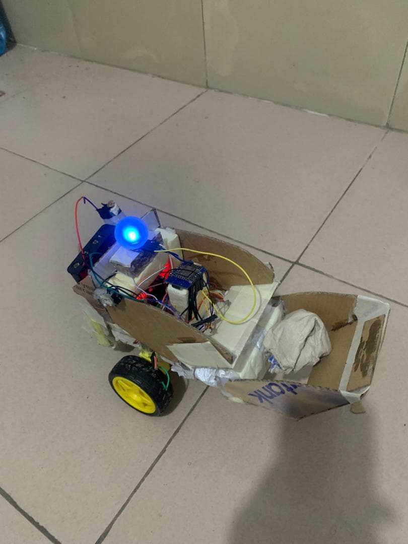 RC Toy Car — Scoop Pickup Prototype